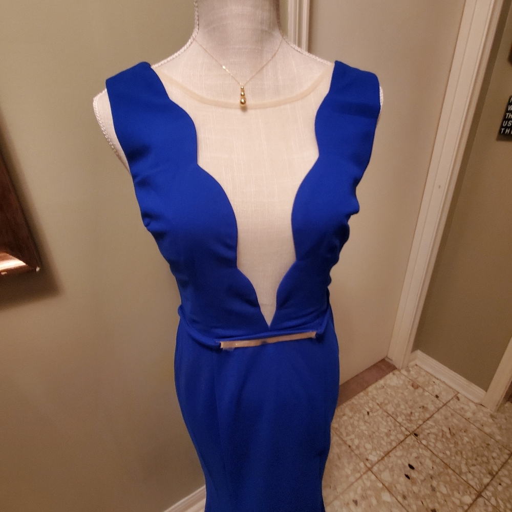 Dress - Picture 9 of 16